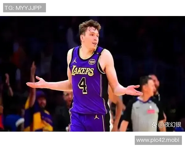 队记:克内克特及其团队已经向湖人管理层提出了交易申请 队记:克内克特及其团队已经向湖人管理层提出了交易申请